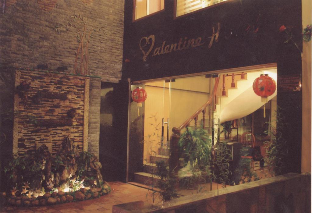 Valentine Hotel - Hong Ha Hanoi Buitenkant foto